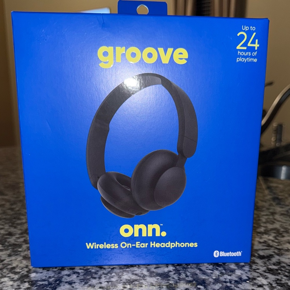 On Running Groove Wireless On-Ear Headphones - Black